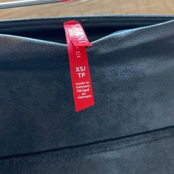 NWOT SPANX Faux Leather Moto Leggings size XS *altered - Picture 3 of 3